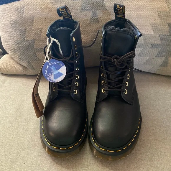 Dr Martens 1460 Blizzard waterproof warmwair Men’s boot SZ 7 NWT